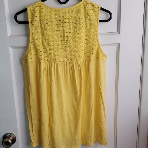 Bright Yellow Sleeveless Tie Front Tank Top - Picture 4 of 5